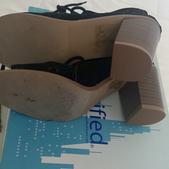 Shoes - Picture 3 of 3